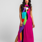 Vestido Largo Recto Sin Mangas con Aberturas Laterales rosa con loro multicolor - Al Loro